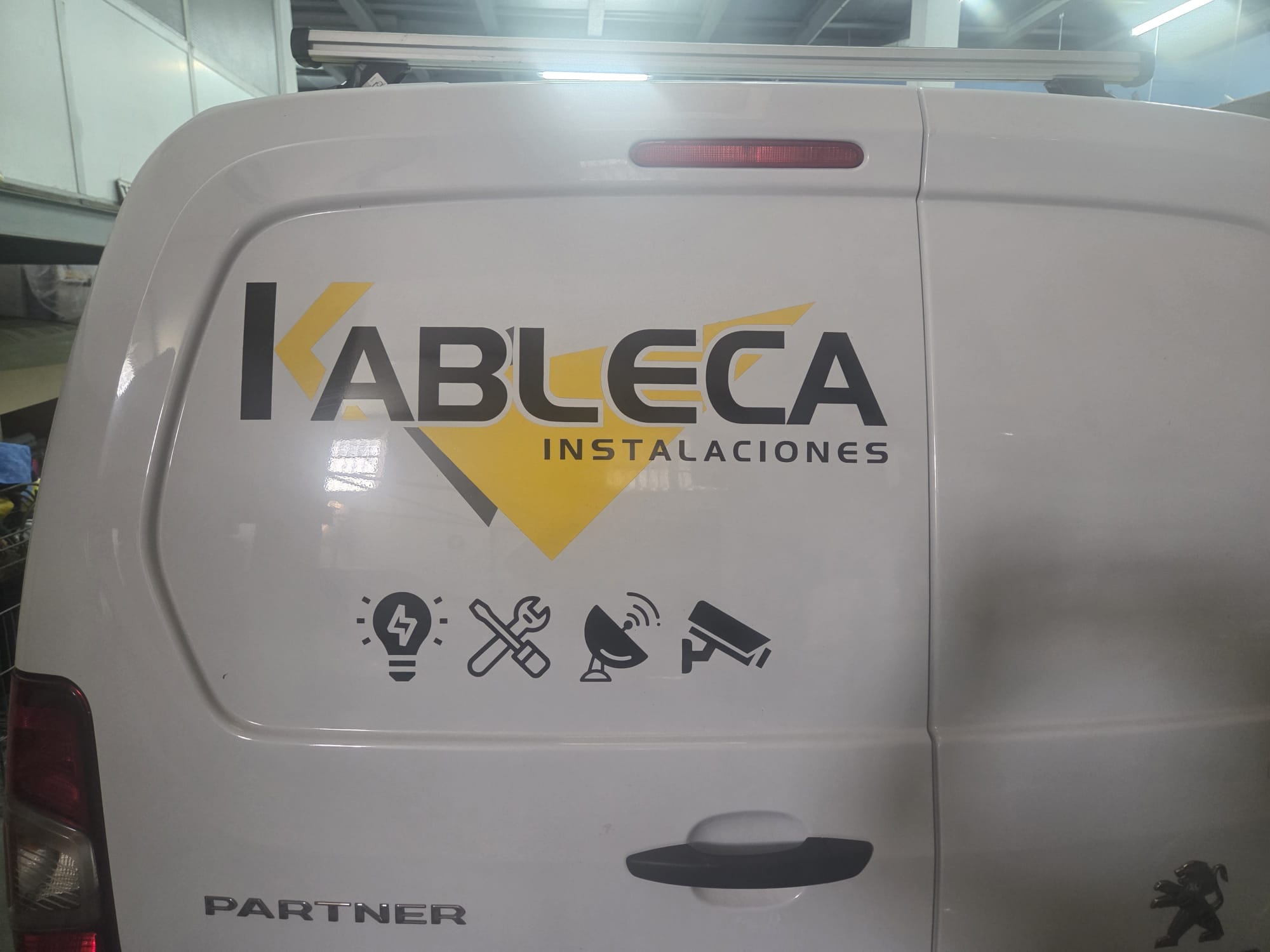 Fotografía de trabajo realizado por Kableca Instalaciones